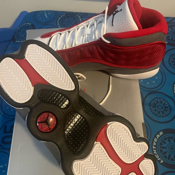 Athletic_Shoes